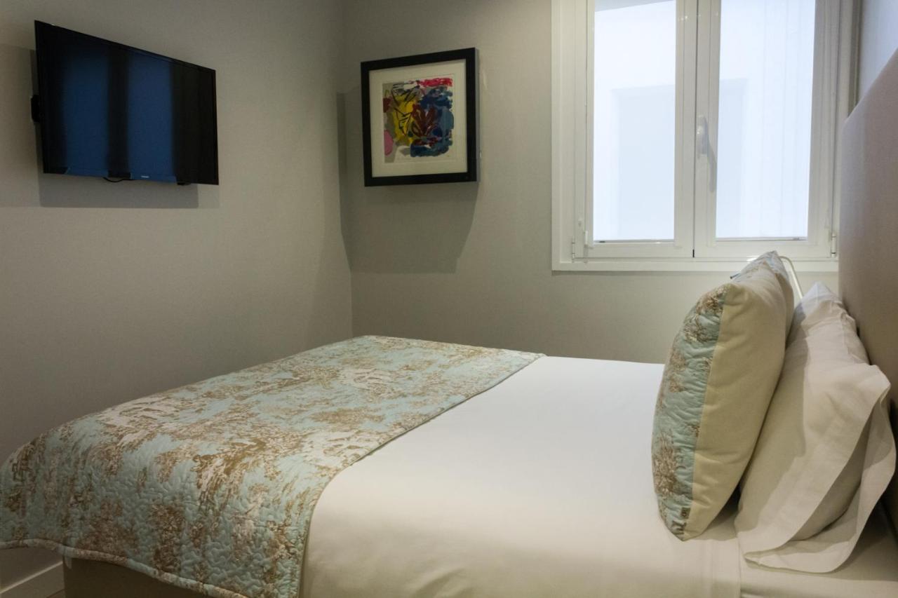 Arenal Suites Preciados مدريد الغرفة الصورة